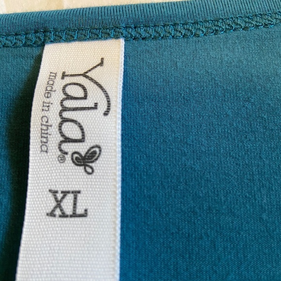 YALA cross over tunic top - Picture 4 of 5